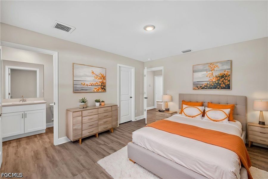 Furnished interior view inside a new home in Cape Coral, Cape Coral (Image 9).