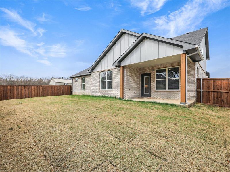 Exterior details and patio area of a home in , Sherman (Image 4).