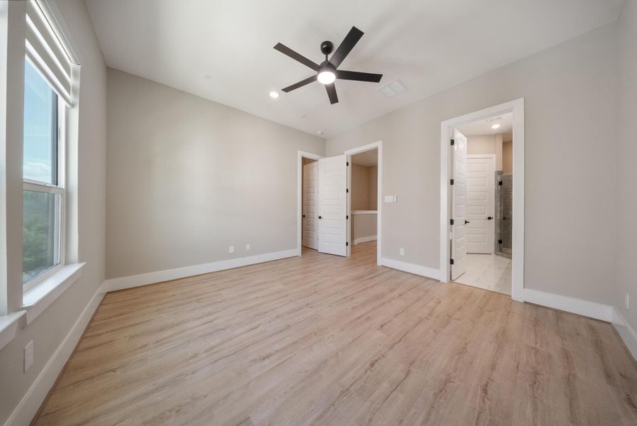 Spacious, unfurnished interior of a new home in Griggs Landing, Houston (Image 16).