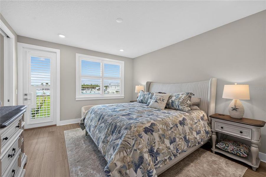Furnished interior view inside a new home in , Wesley Chapel (Image 41).