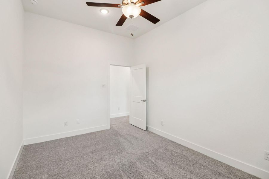 Spacious, unfurnished interior of a new home in Kresston 50's, Montgomery (Image 24).