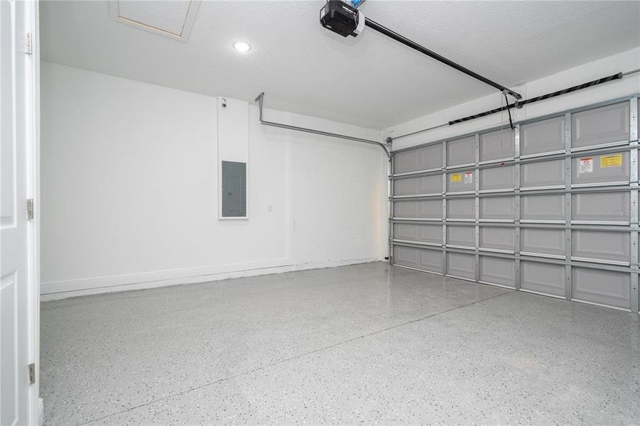 Spacious, unfurnished interior of a new home in , Haines City (Image 48).