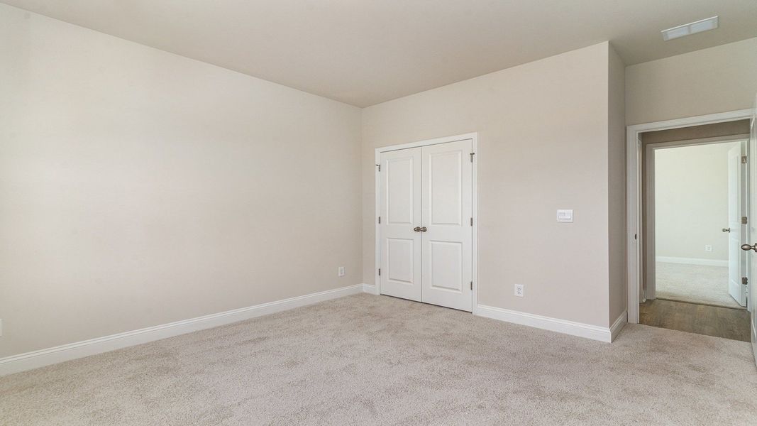 Spacious, unfurnished interior of a new home in Cross Creek, Lexington (Image 18).