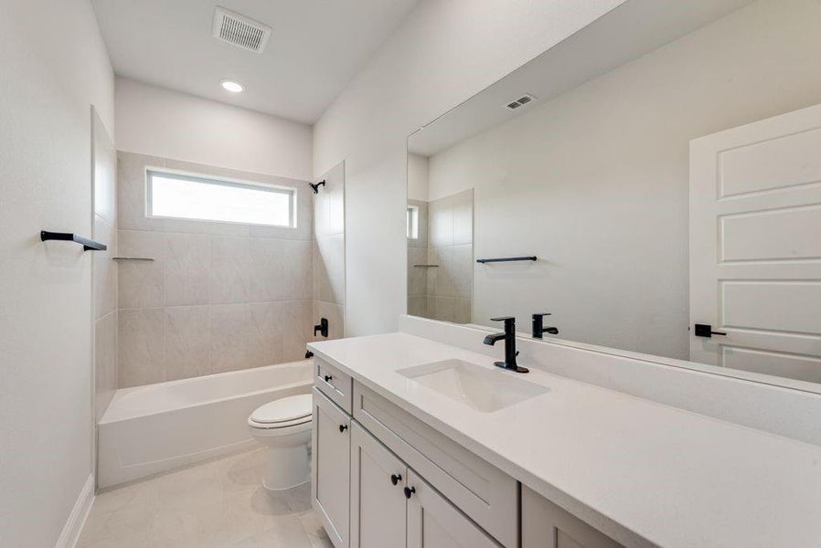 Furnished interior view inside a new home in Villages of Creekwood, Frisco (Image 12). Furnished interior view inside a new home in Villages of Creekwood, Frisco (Image 12).