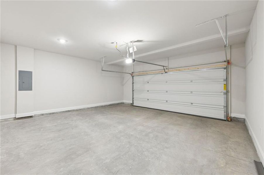 Spacious, unfurnished interior of a new home in Vines at Mill Creek - Estate Series, Braselton (Image 43).