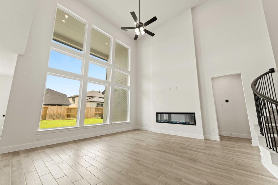 Representative image. Features, specifications, selections and colors may vary. Representative image. Features, specifications, selections and colors may vary.