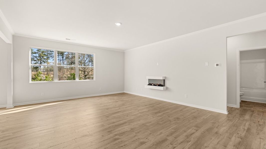 Representative unfurnished interior of a home built from the Halton by D.R. Horton in Thompson Ridge, Dallas (Image 14).