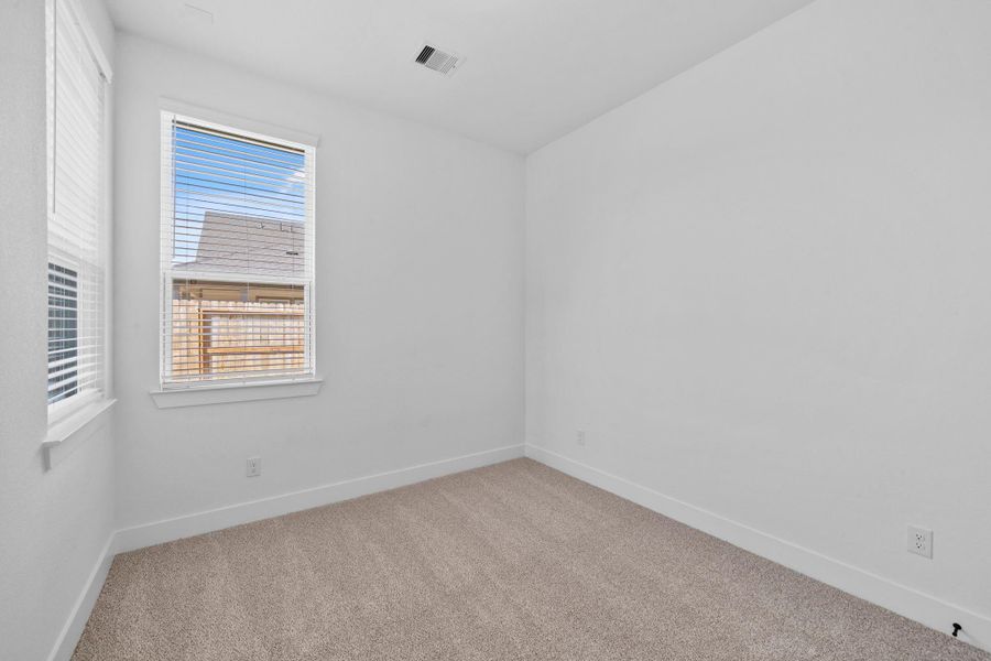 Spacious, unfurnished interior of a new home in Jubilee Chateau, Hockley (Image 18).