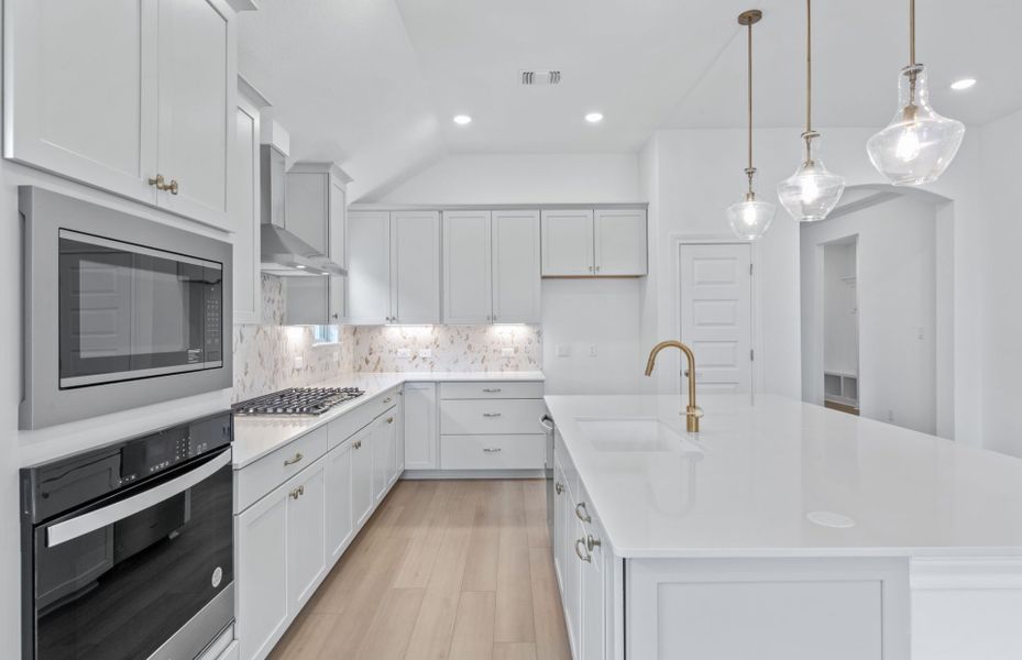 Spacious Kitchen Space