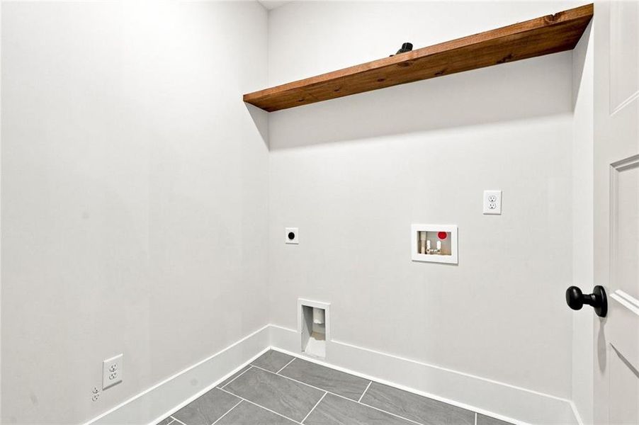 Spacious, unfurnished interior of a new home in , Marietta (Image 28).