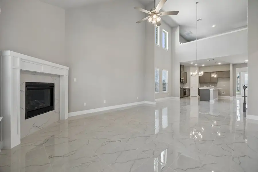 Spacious, unfurnished interior of a new home in Mayfield Farms, Arlington (Image 19).