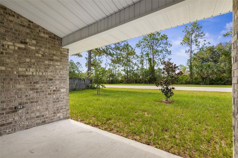 Exterior details and patio area of a home in , Palm Coast (Image 4).