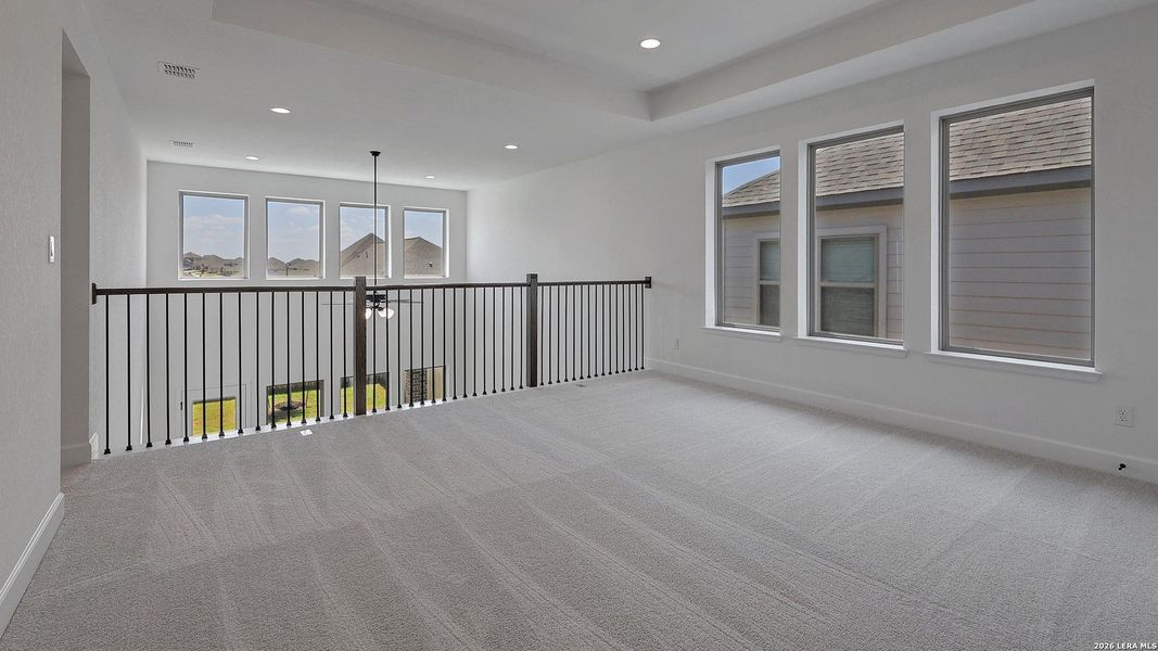 Spacious, unfurnished interior of a new home in Arcadia Ridge, San Antonio (Image 17).