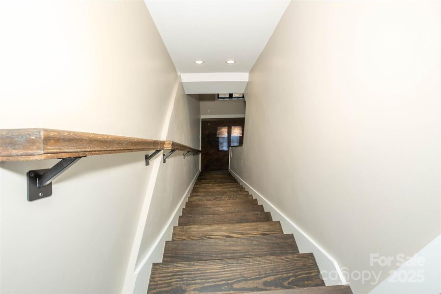 Spacious, unfurnished interior of a new home in , Horse Shoe (Image 32).