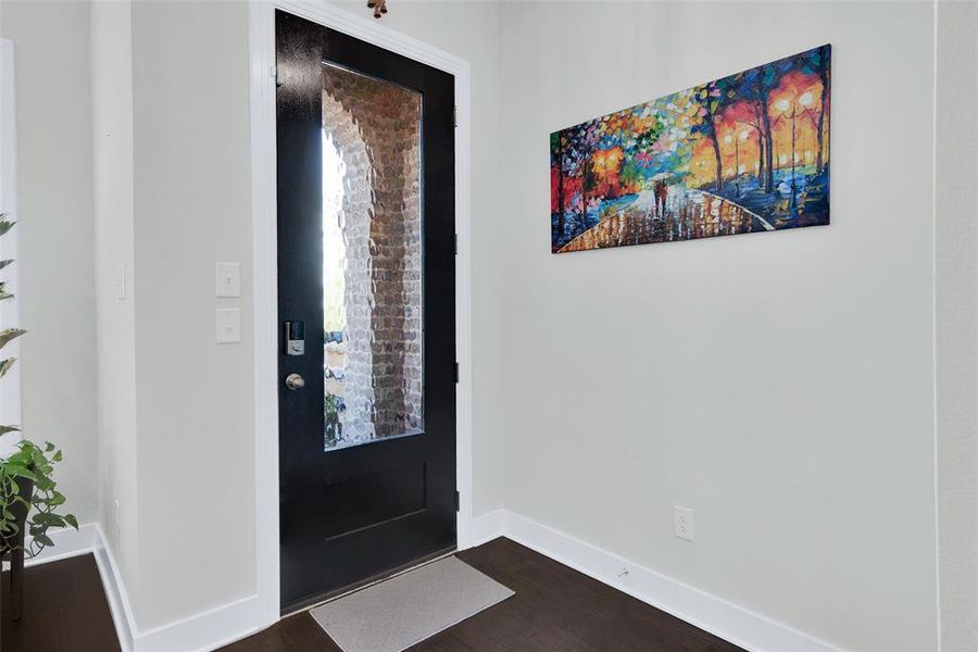 Spacious, unfurnished interior of a new home in , Sherman (Image 18).