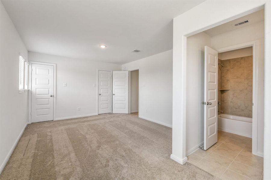Spacious, unfurnished interior of a new home in Stone Creek Ranch, Hockley (Image 30). Spacious, unfurnished interior of a new home in Stone Creek Ranch, Hockley (Image 30).