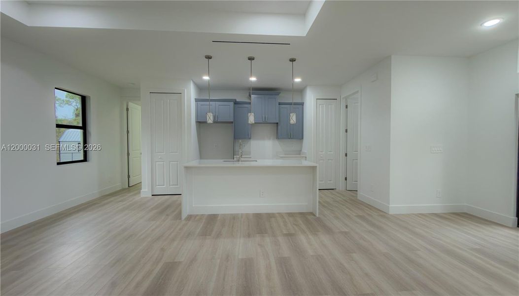 Spacious, unfurnished interior of a new home in , Fort Myers (Image 10).