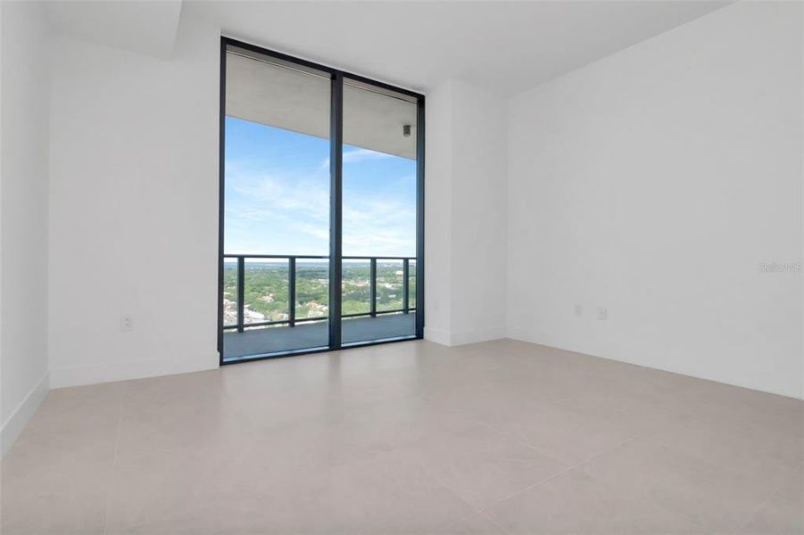Spacious, unfurnished interior of a new home in The Ritz-Carlton Residences, Tampa (Image 26). Spacious, unfurnished interior of a new home in The Ritz-Carlton Residences, Tampa (Image 26).