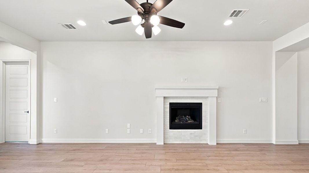 Spacious, unfurnished interior of a new home in Walsh, Fort Worth (Image 20).