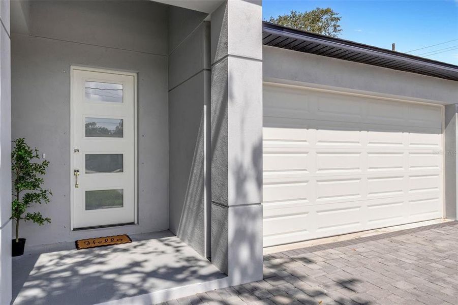 Exterior details and patio area of a home in , Tampa (Image 33).