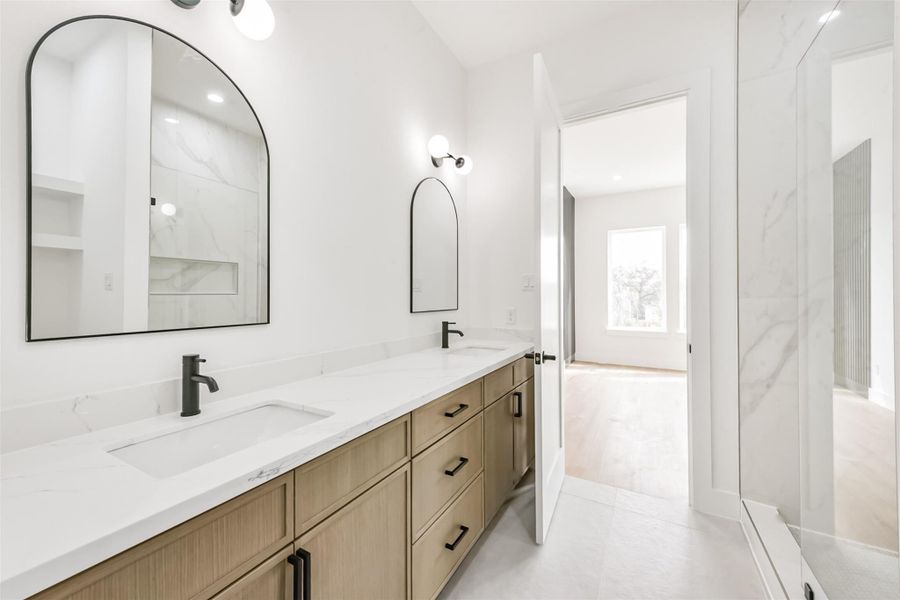 Plenty of storage space to keep the area organized and clear.