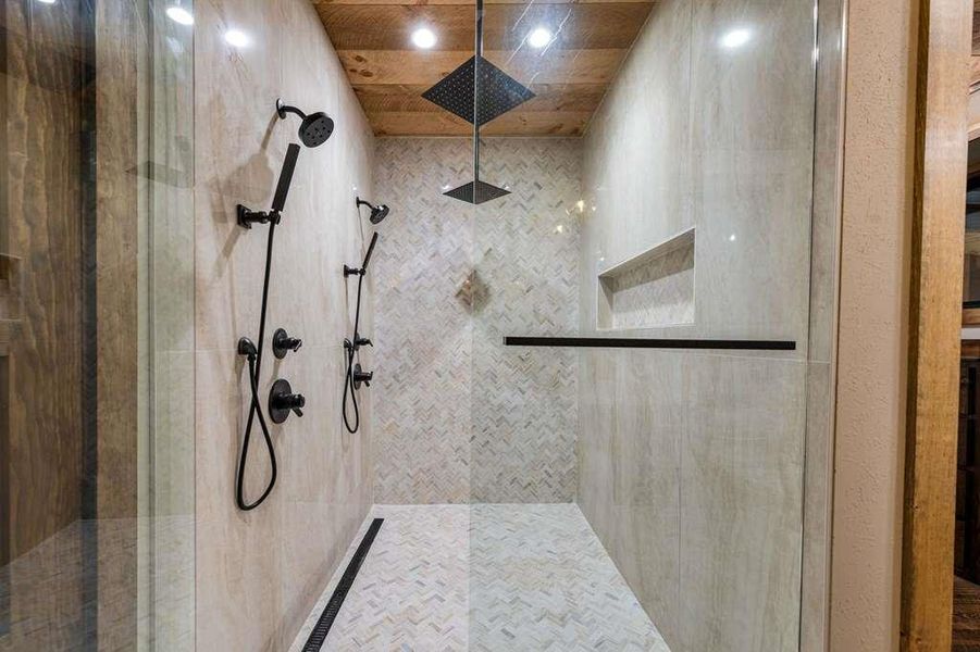 Close-up of interior finishes inside a home in , McCaysville (Image 20).