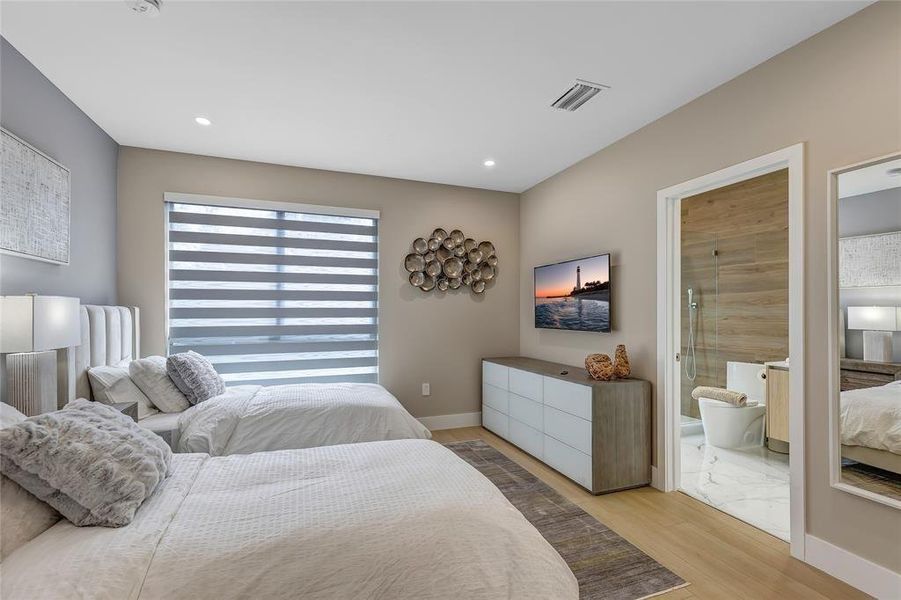 Furnished interior view inside a new home in , Fort Lauderdale (Image 5).