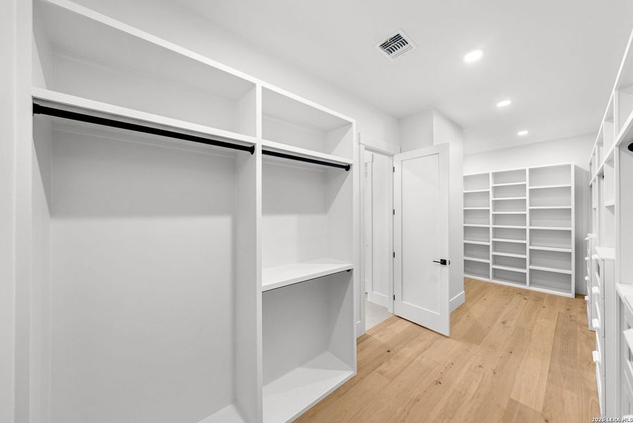 Image 85 of a home in .