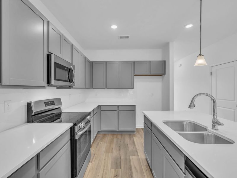Furnished interior view inside a new home in Cantigny Park, Clarksville (Image 7).