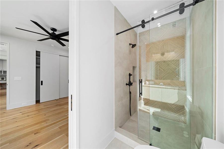 Spacious, unfurnished interior of a new home in , Atlanta (Image 93).