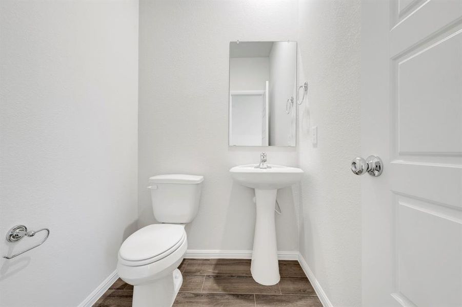 Furnished interior view inside a new home in Elevon, Lavon (Image 12).