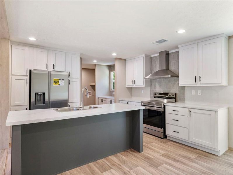 Furnished interior view inside a new home in , Gainesville (Image 6).