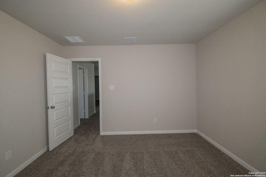 Spacious, unfurnished interior of a new home in Paloma Park, Converse (Image 16).
