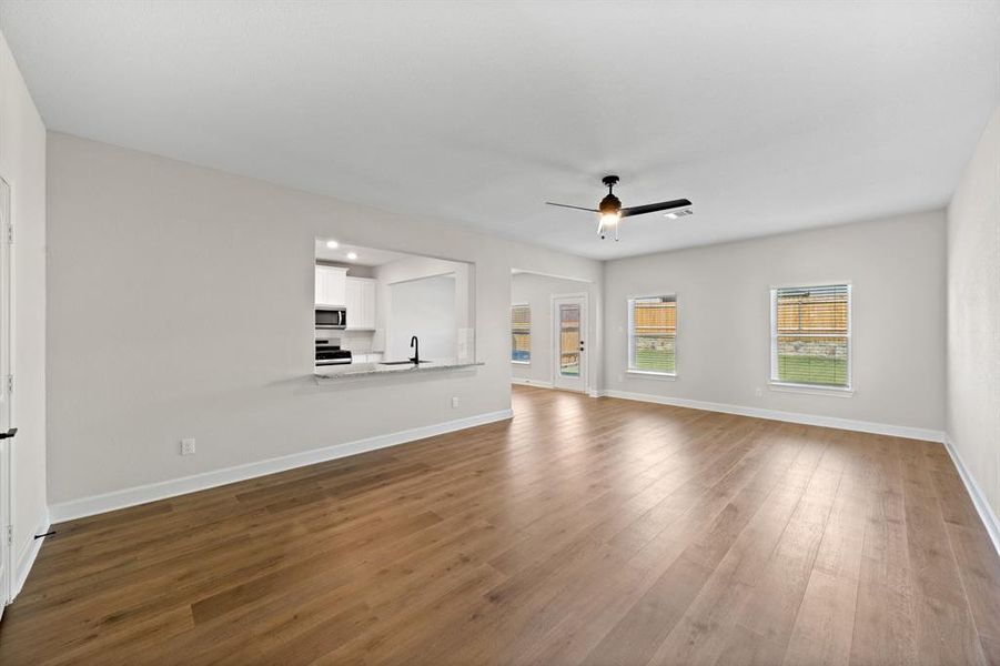 Spacious, unfurnished interior of a new home in Princeton Heights, Princeton (Image 4).