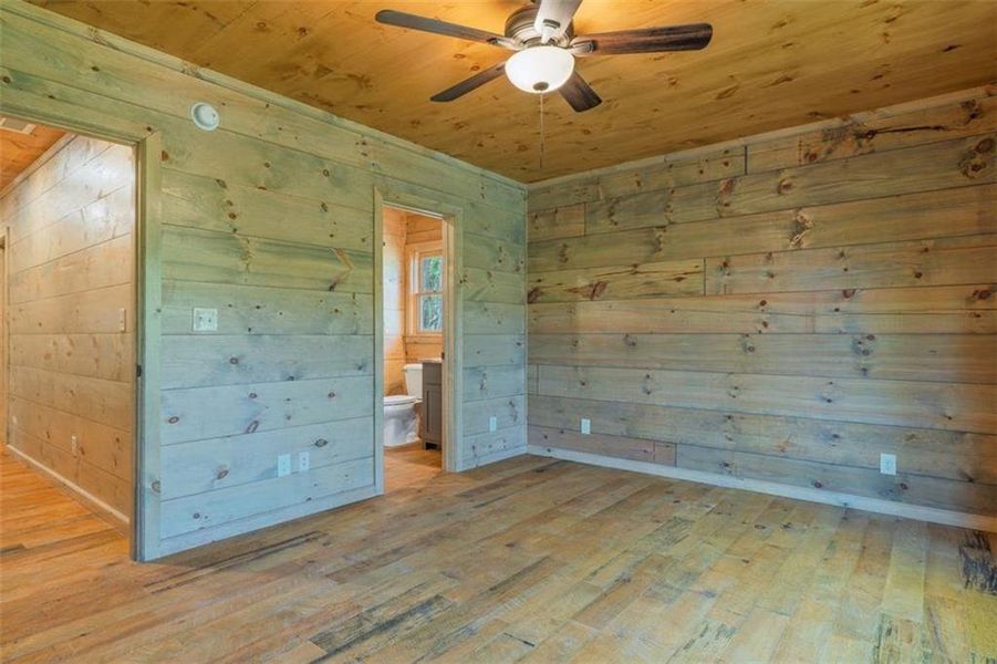 Spacious, unfurnished interior of a new home in , Cherry Log (Image 11).
