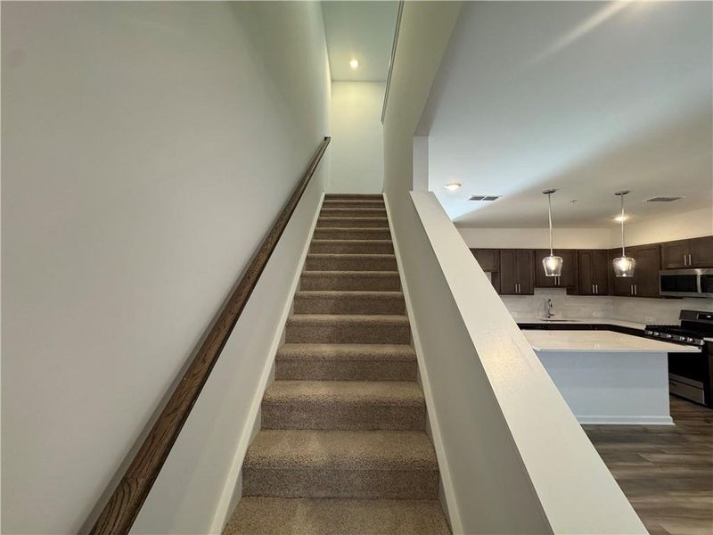 Spacious, unfurnished interior of a new home in Laurelwood, Douglasville (Image 9).