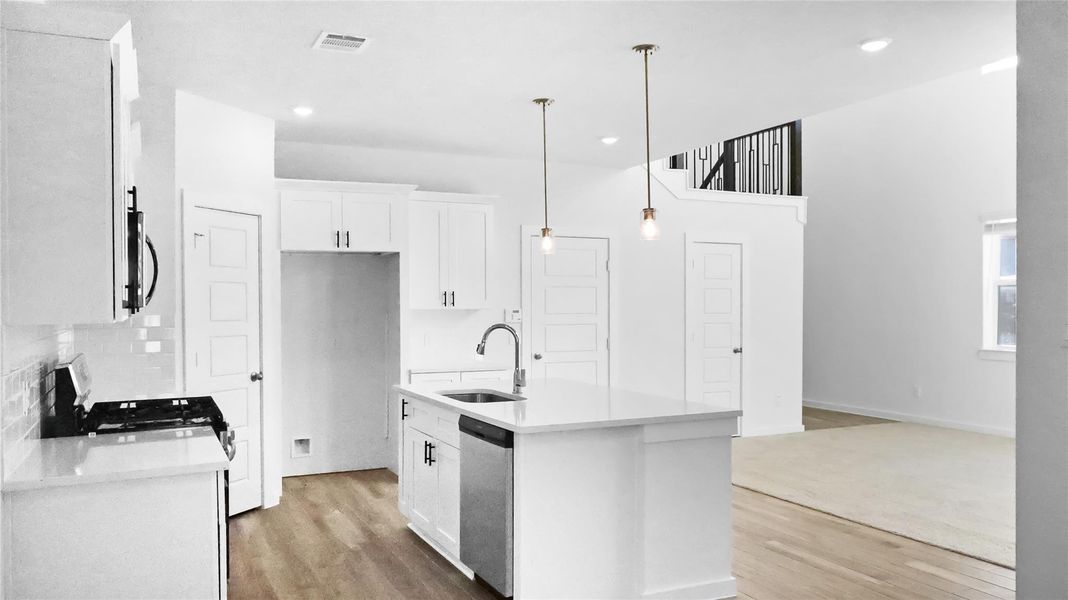 Kitchen, Quartz countertops, tiled backsplash
