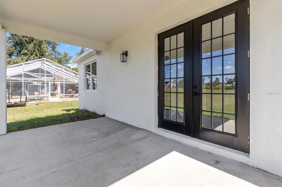 Exterior details and patio area of a home in , Ocala (Image 4). Exterior details and patio area of a home in , Ocala (Image 4).