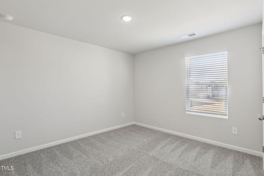 19-web-or-mls-Raleigh -River Glen-199 Wh