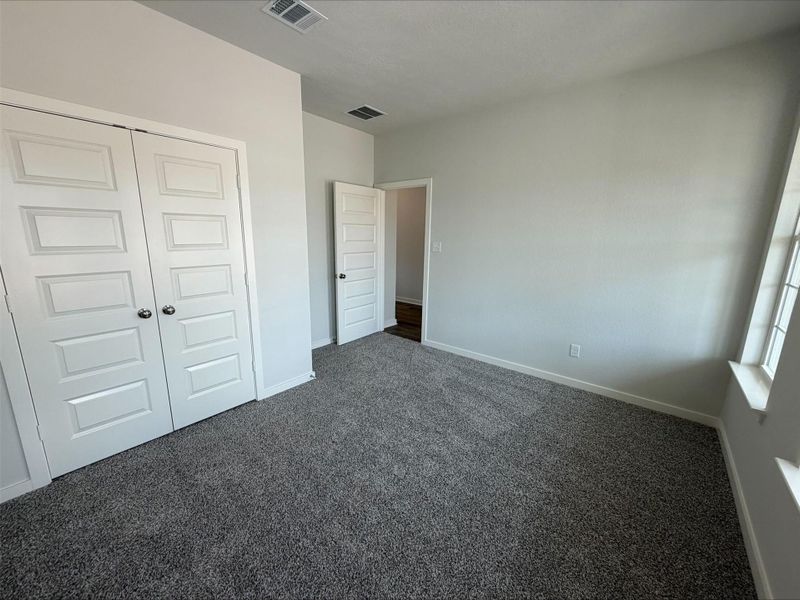 Spacious, unfurnished interior of a new home in Rockbridge East, Huntsville (Image 3).