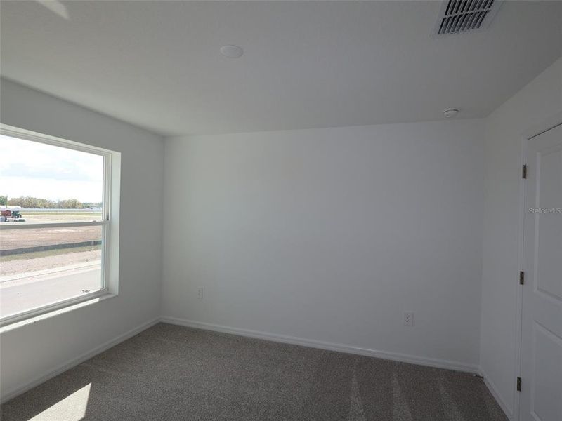 Spacious, unfurnished interior of a new home in Southpointe, Palmetto (Image 7).