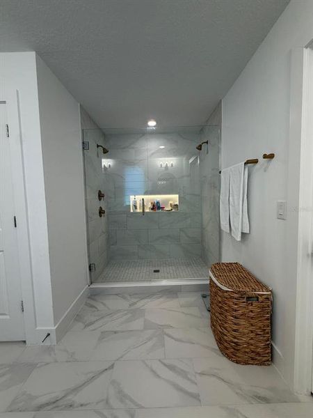 Spacious, unfurnished interior of a new home in , Winter Garden (Image 19).