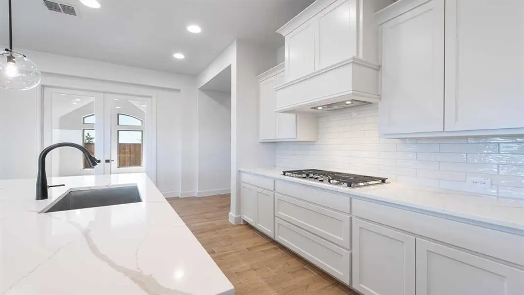 Furnished interior view inside a new home in Myrtle Creek 60', Waxahachie (Image 10).