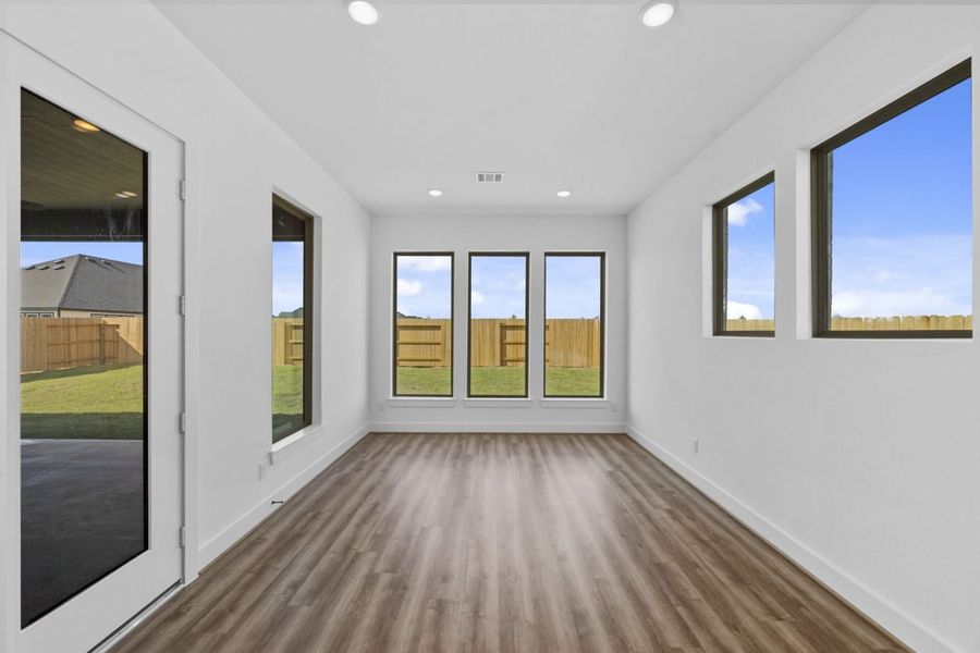 Spacious, unfurnished interior of a new home in Attwater, Waller (Image 12).