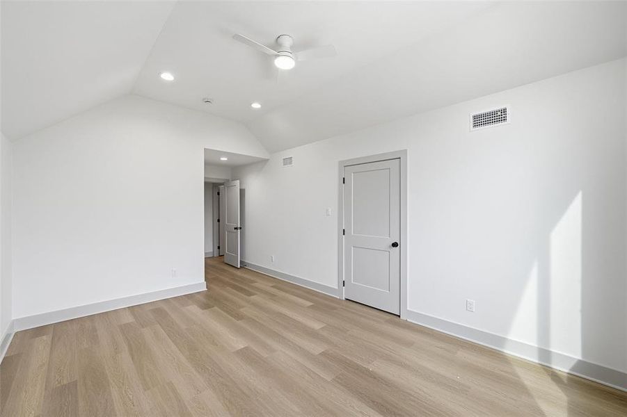 Spacious, unfurnished interior of a new home in , Waco (Image 31). Spacious, unfurnished interior of a new home in , Waco (Image 31).