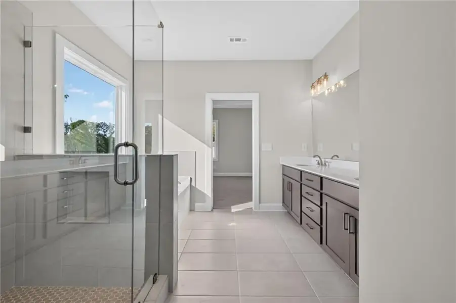 Furnished interior view inside a new home in , Jefferson (Image 12).