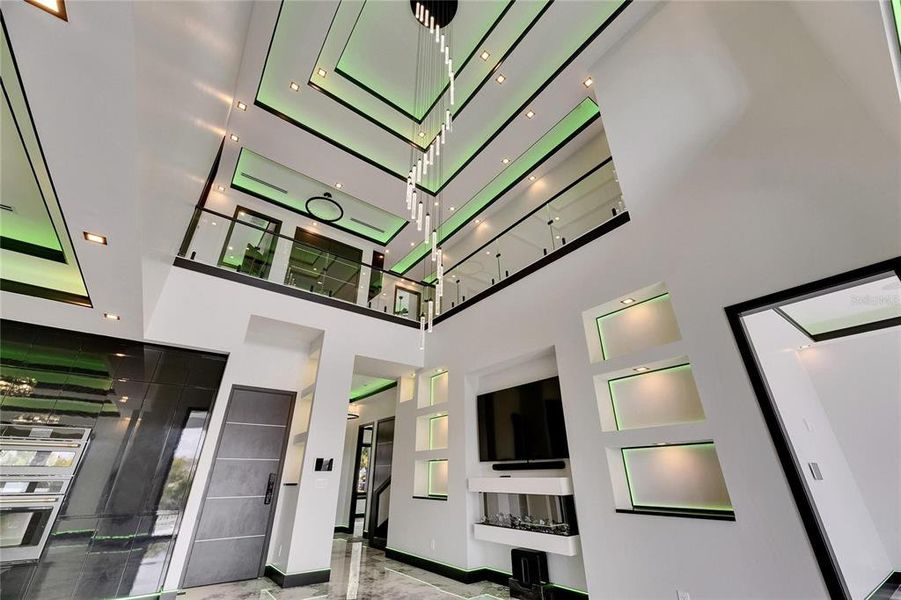 Spacious, unfurnished interior of a new home in , Apollo Beach (Image 24).