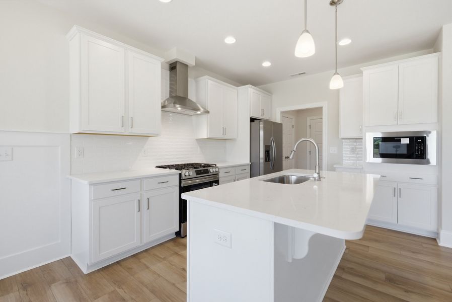 Furnished interior view inside a new home in Sidbury Landing, Wilmington (Image 10).