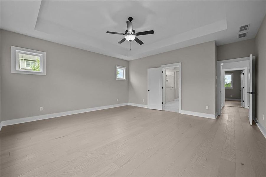 Spacious, unfurnished interior of a new home in Ellis, Marietta (Image 18).