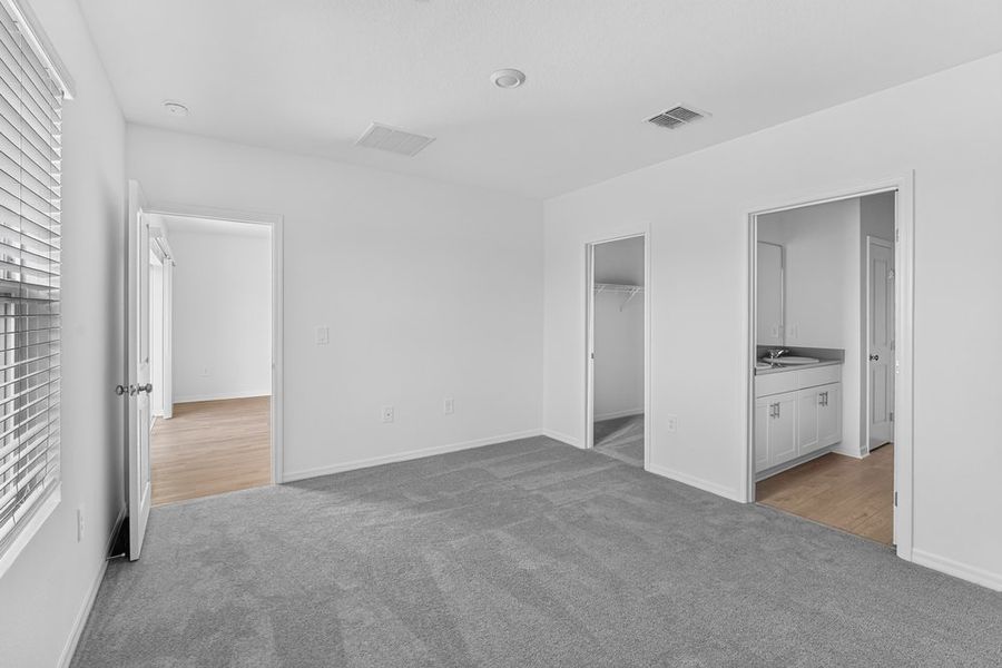 Spacious, unfurnished interior of a new home in Firethorn, Parrish (Image 10).